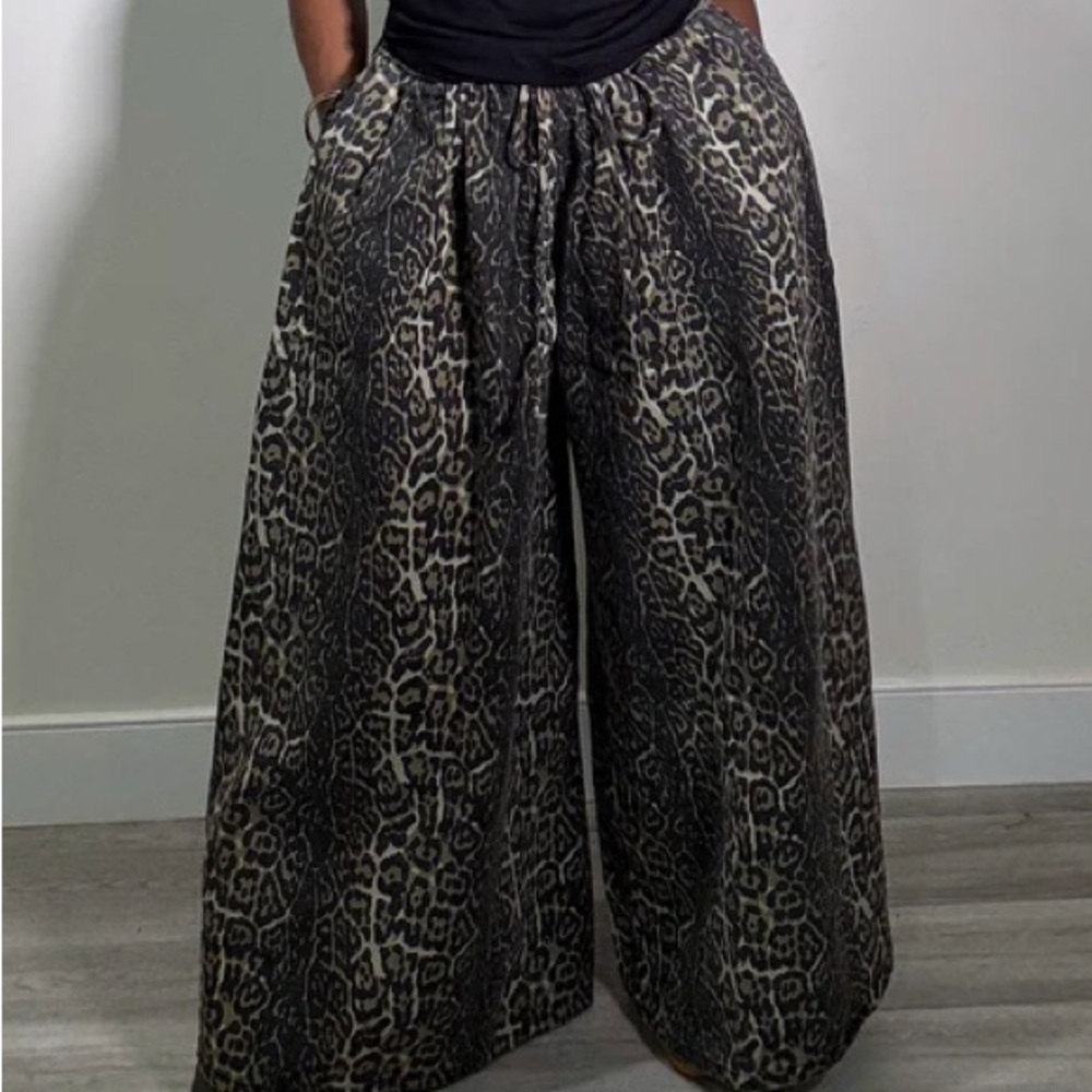 Leopard Print Wide-Leg Pants
